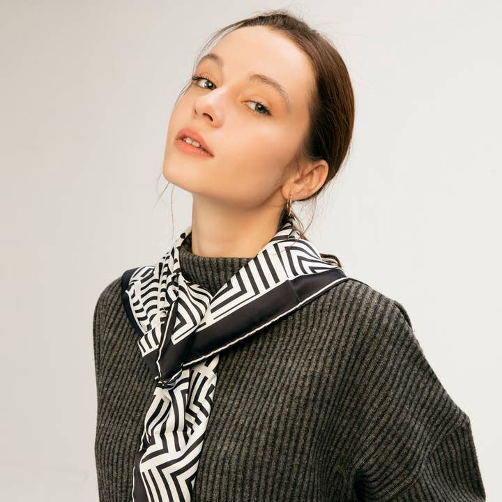 VERSCHACHTELT WEISS-SCHWARZ für den Großhandel von Silk and River