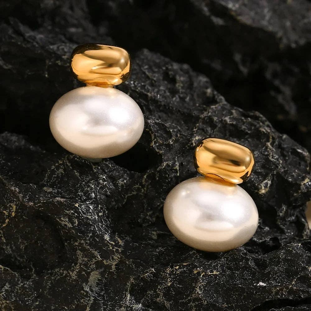 Twine and Love - Wholesale Stud/Post Earrings - Pearl Gold Stud Earrings3