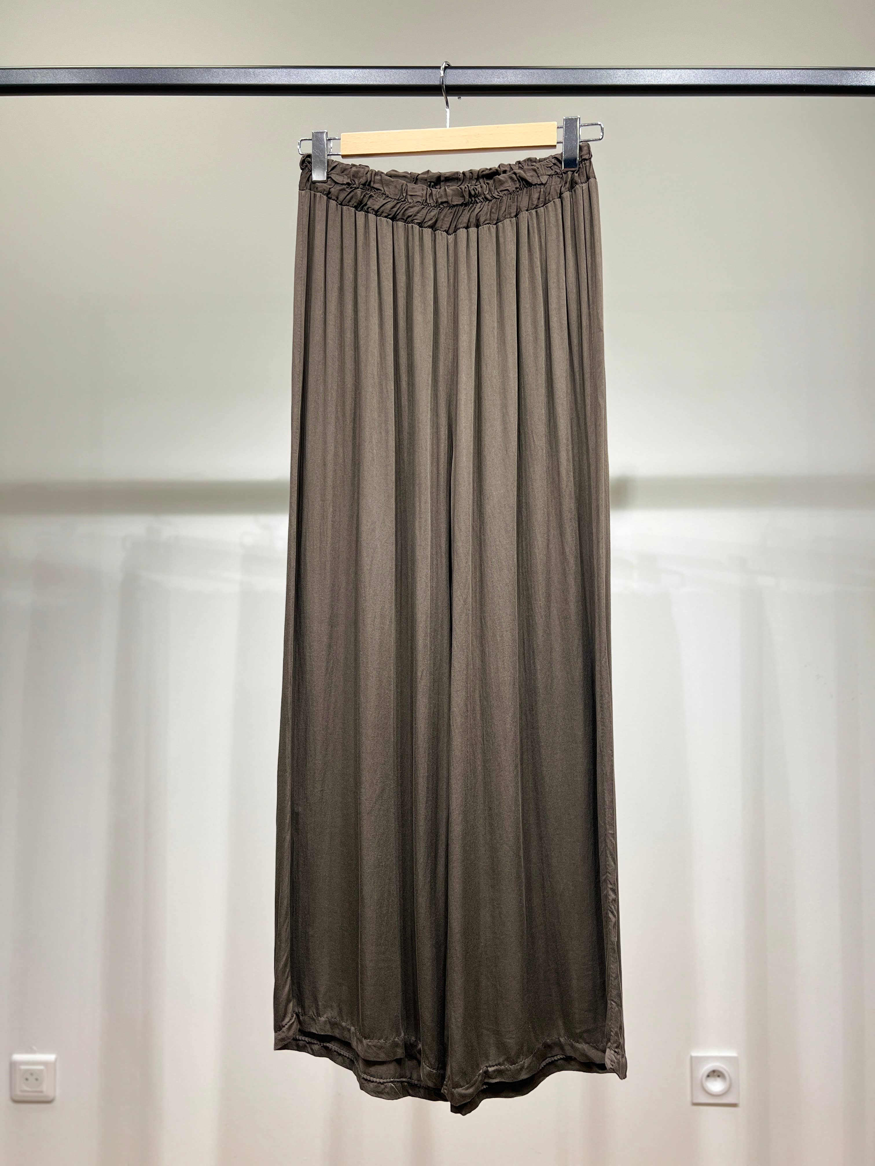 L'Emotion – wholesale Pants – Women's – Wide Fluid Pants with Elastic Waist 100% Viscose14