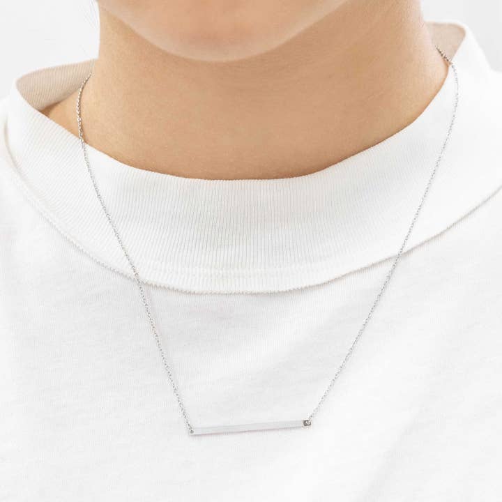 Lovoda - Wholesale Pendant/Charm Necklace - Modern Minimalist Bar Necklace (14K)4
