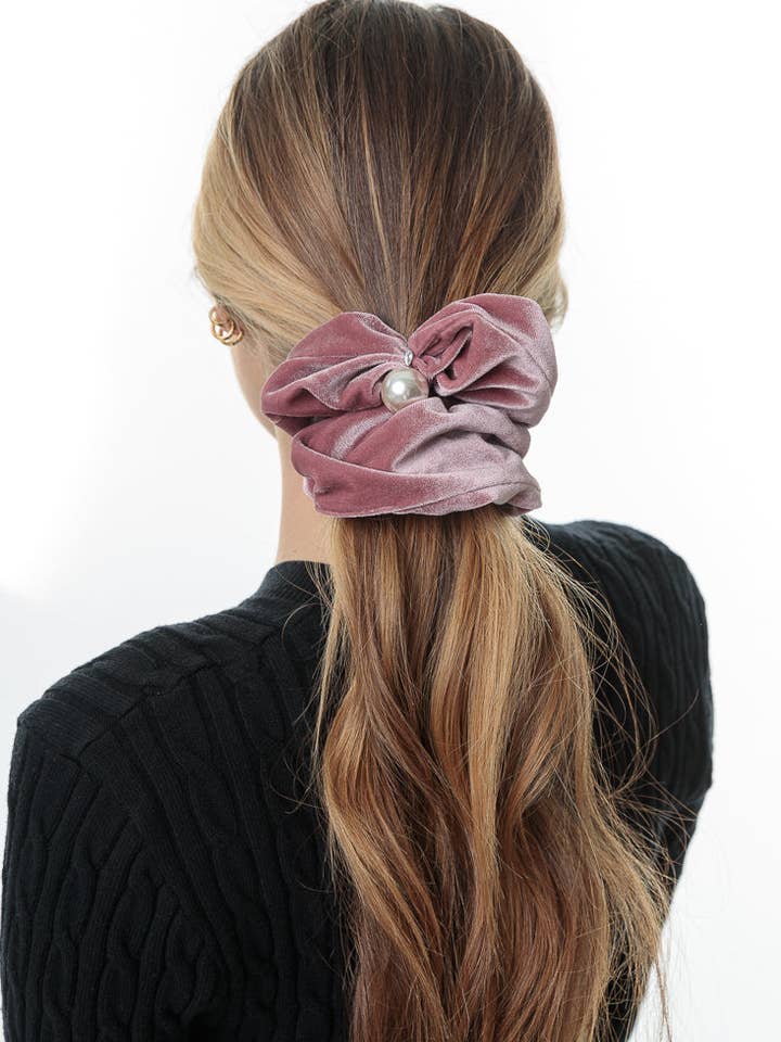 SCRUNCHIE IN VELLUTO PERLA per la vendita all'ingrosso da parte di limlim