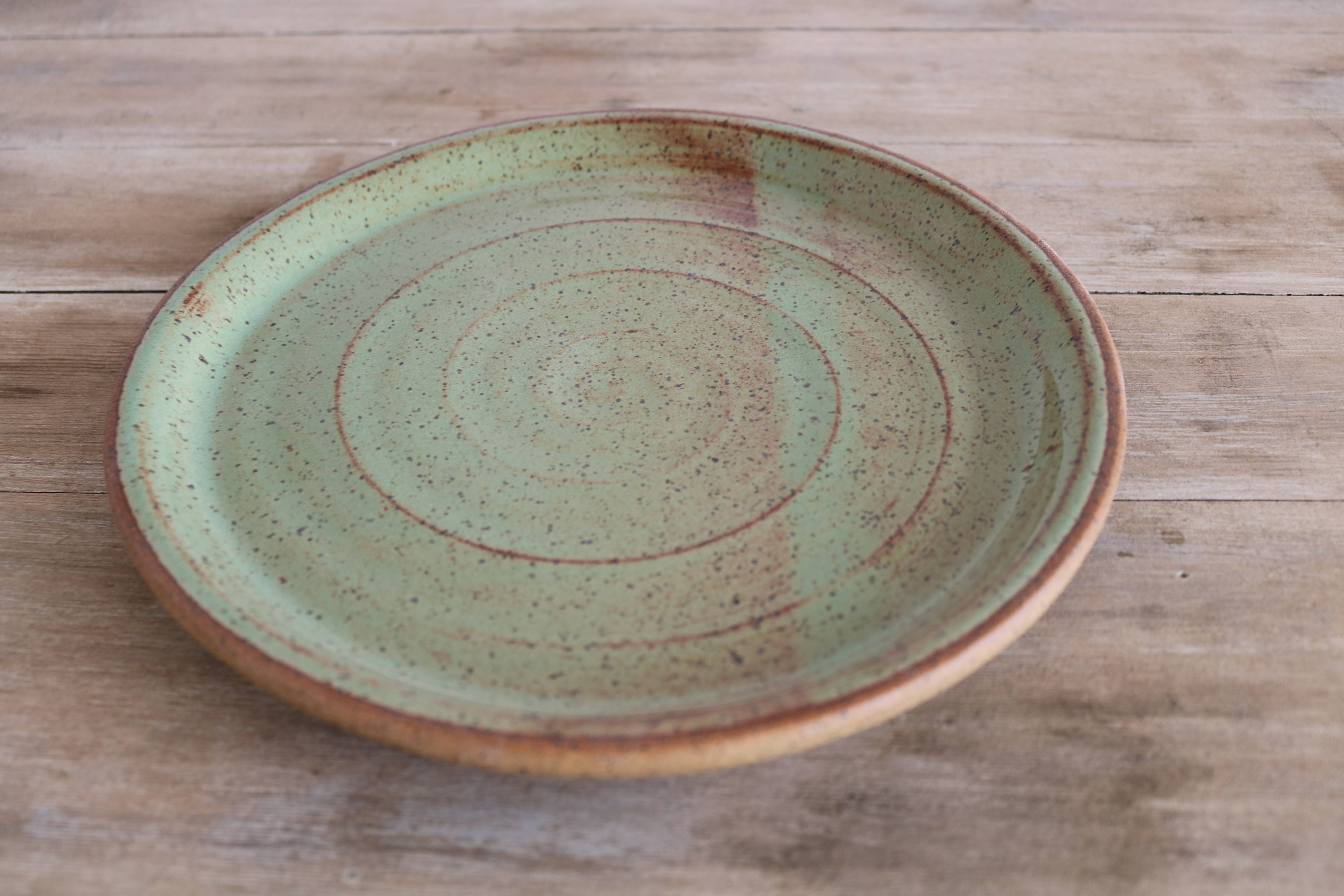 KJ Pottery – Großhandel Essteller – Teller und Ramen-Schale aus handgefertigtem rotem Irdenware-Ton6