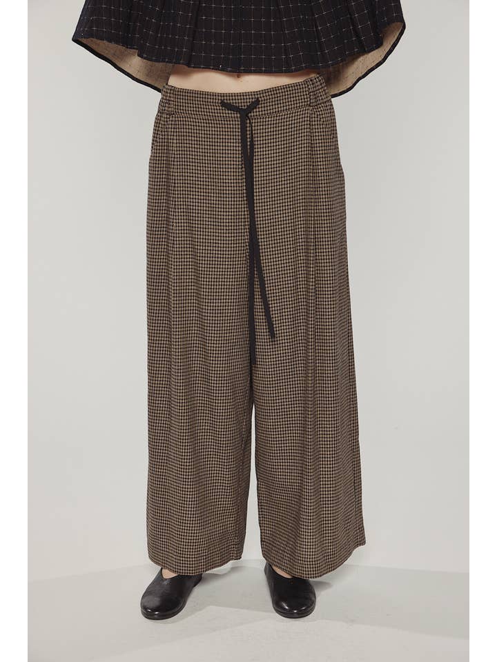 Black Khaki Wide leg straight pants for wholesale on Faire0
