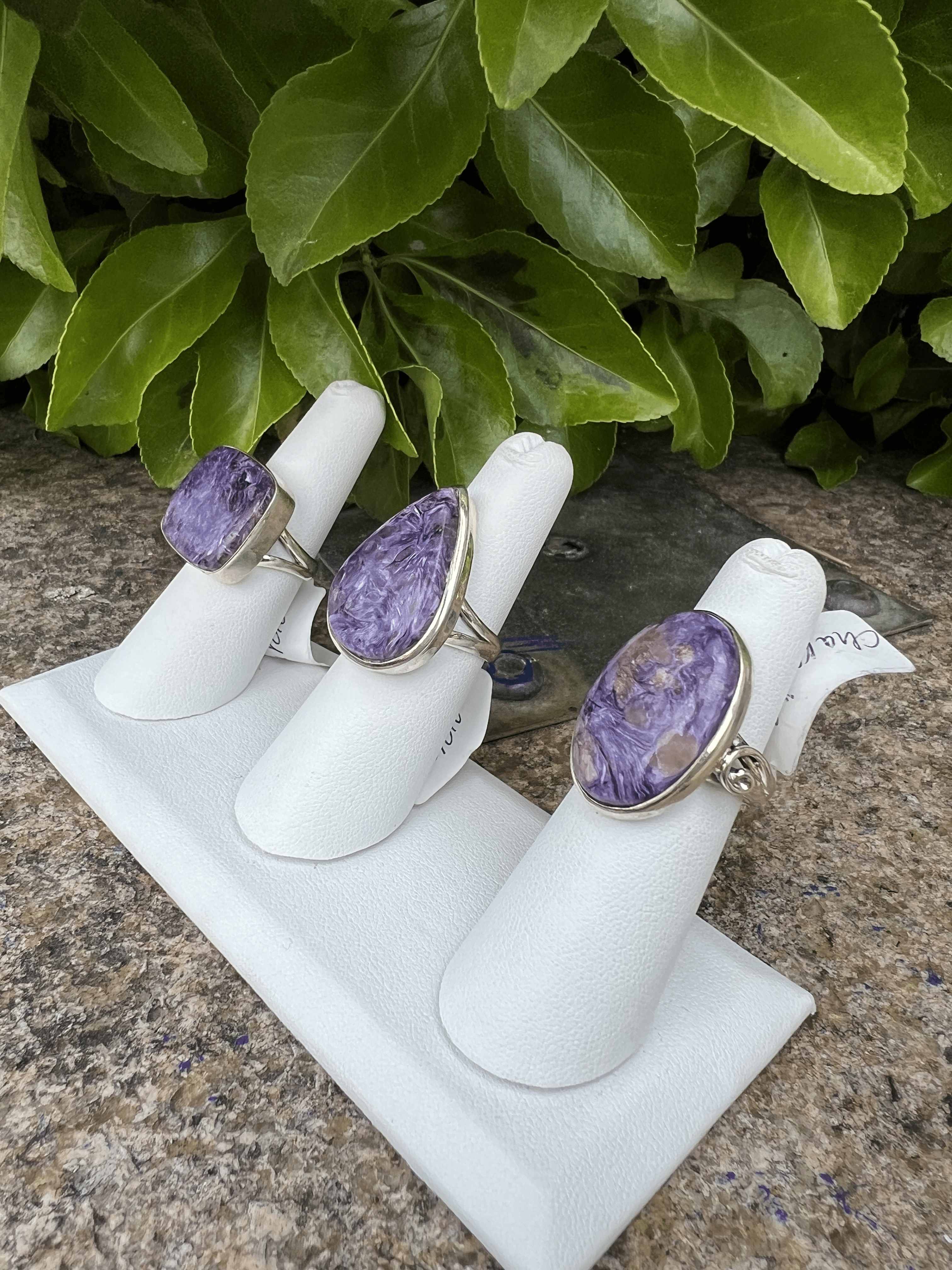 GTG Gems Corp – Großhandel Cocktail-/Statement-Ring – Ring aus natürlichem Charoit aus 925er-Sterlingsilber, 3 Stück 1