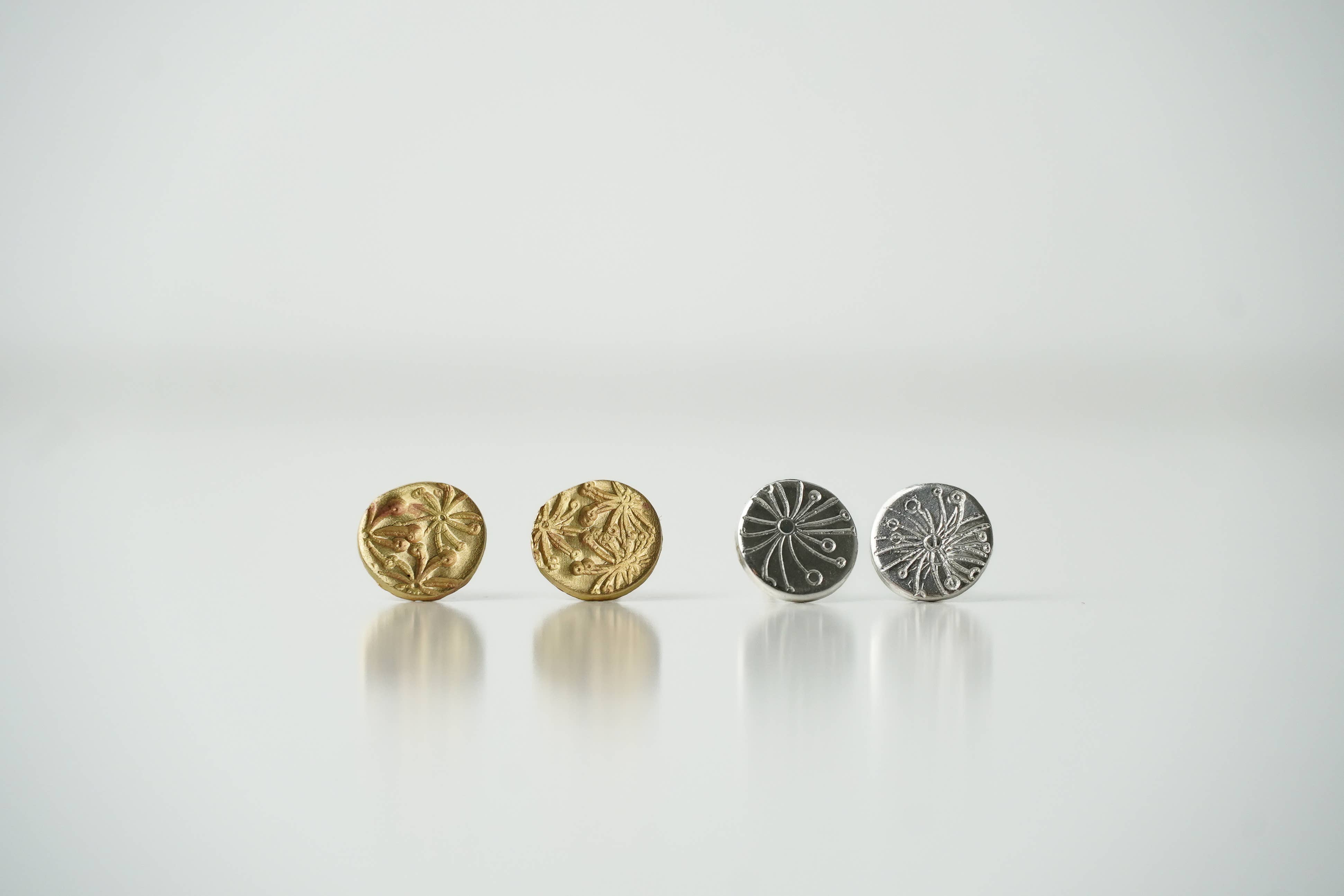 Sarah Munnings Jewellery - Vendita all'ingrosso Orecchini a bottone - Borchie a petalo0