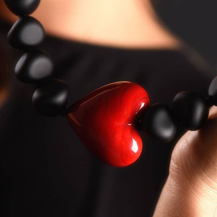 Mazzega Art & Design - Wholesale Beaded/Pearl Necklace - Murano Glass Necklace. "Heart and Contrast" Shiny Red Heart 38mm, and 25 Satin Black Beads, Length 53 cm. Made in Murano10
