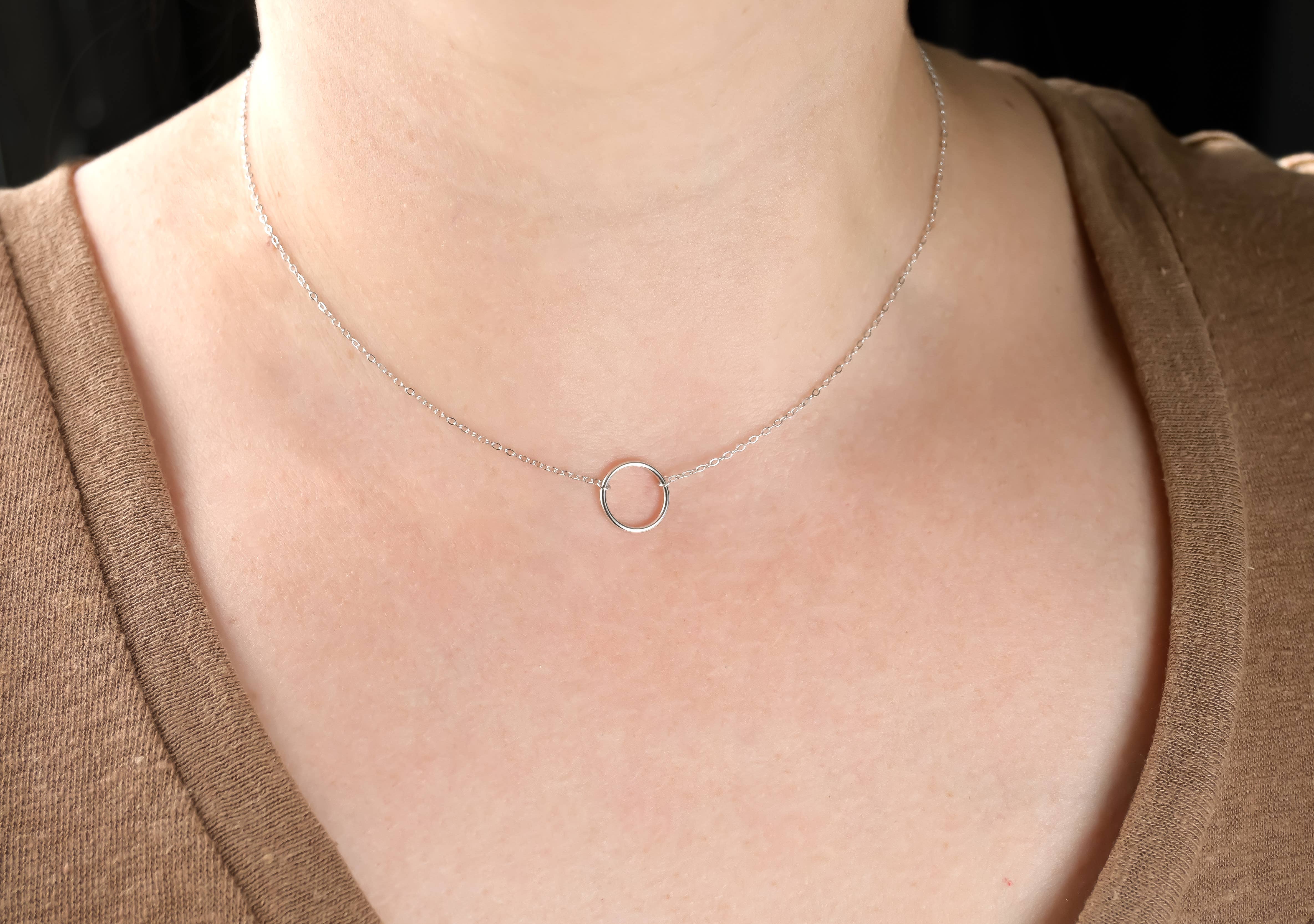 Blueyejewelry - Vendita all'ingrosso Collana con ciondolo/pendaglio - Collana con cerchi ad incastro - Collana con cerchi in argento 92510