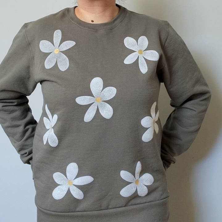 Daisy flower sweatshirt, unisex organic cotton crewneck, all over block print floral pattern, vintage inspired, ethical fall fashion for wholesale by M.E. Image