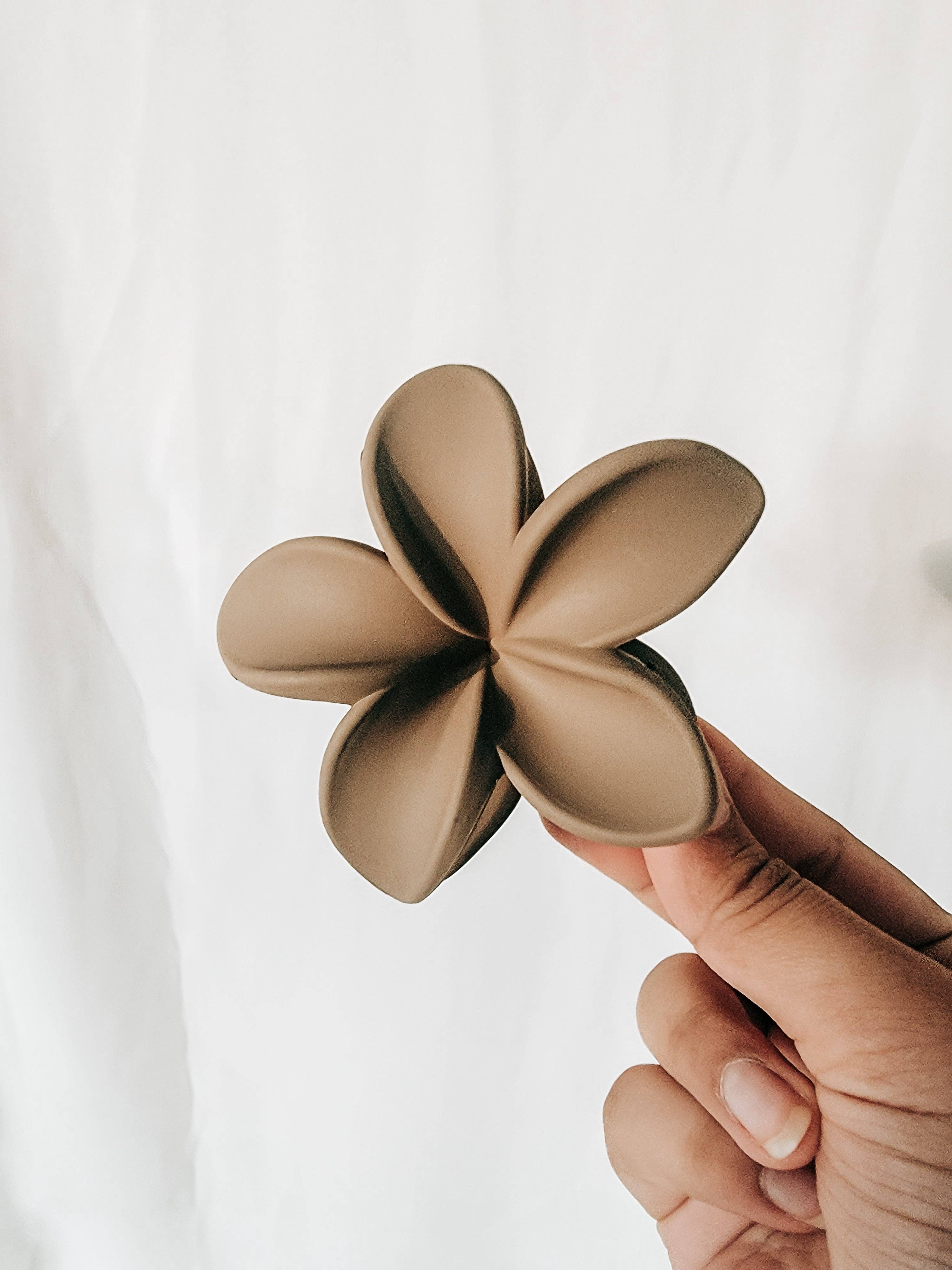 Infinery - Wholesale Hair Clip - Women's - Plumeria Flower Hair Claw Clip6