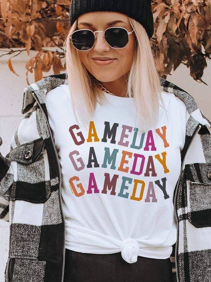 GAMEDAY GAMEDAY GAMEDAY - Weißes T-Shirt für den Großhandel von THE LATTIMORE CLAIM