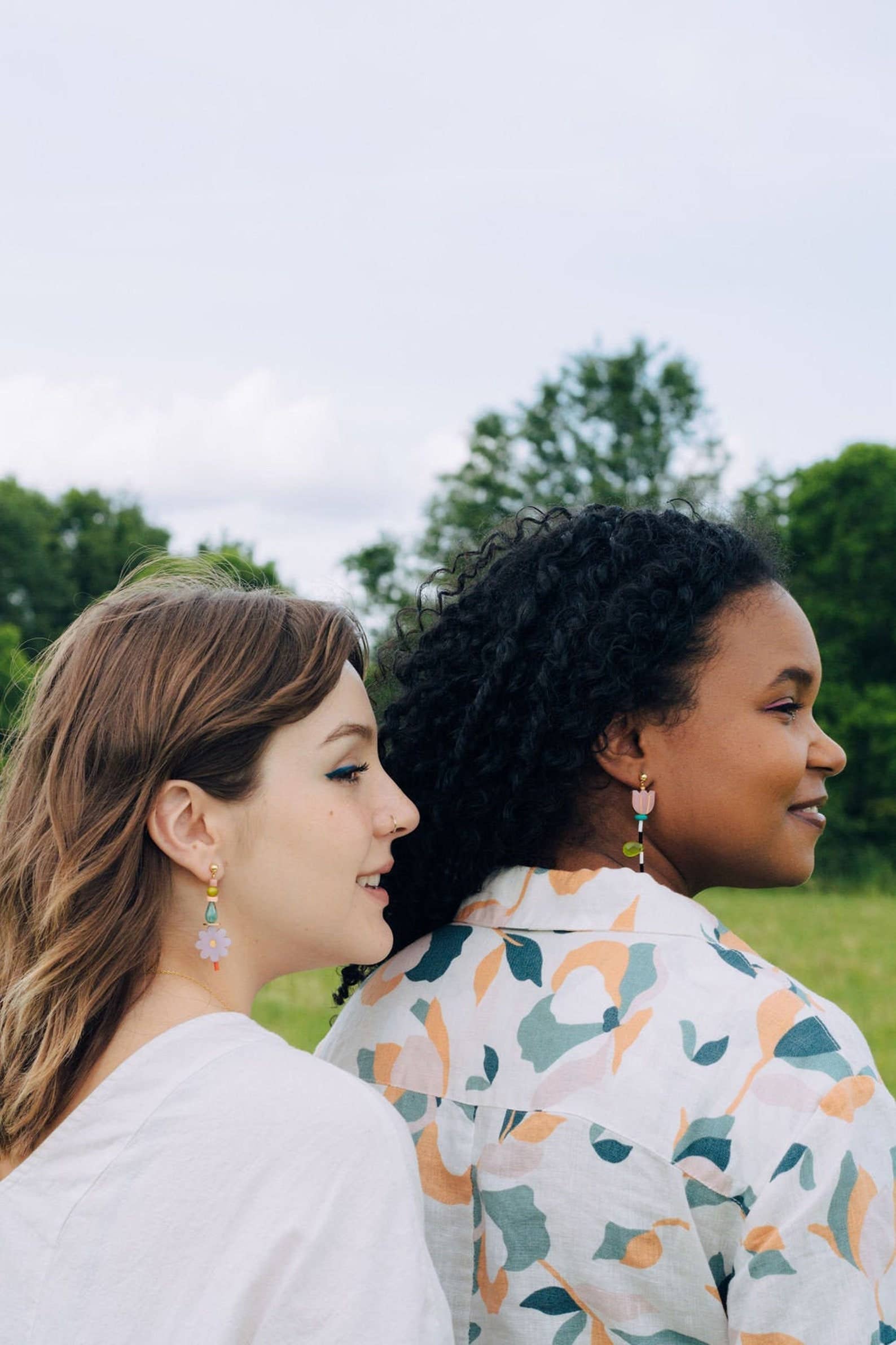 Jill Makes - Venta al por mayor Pendientes colgantes - Pendientes coloridos de acrílico con flores combinables2