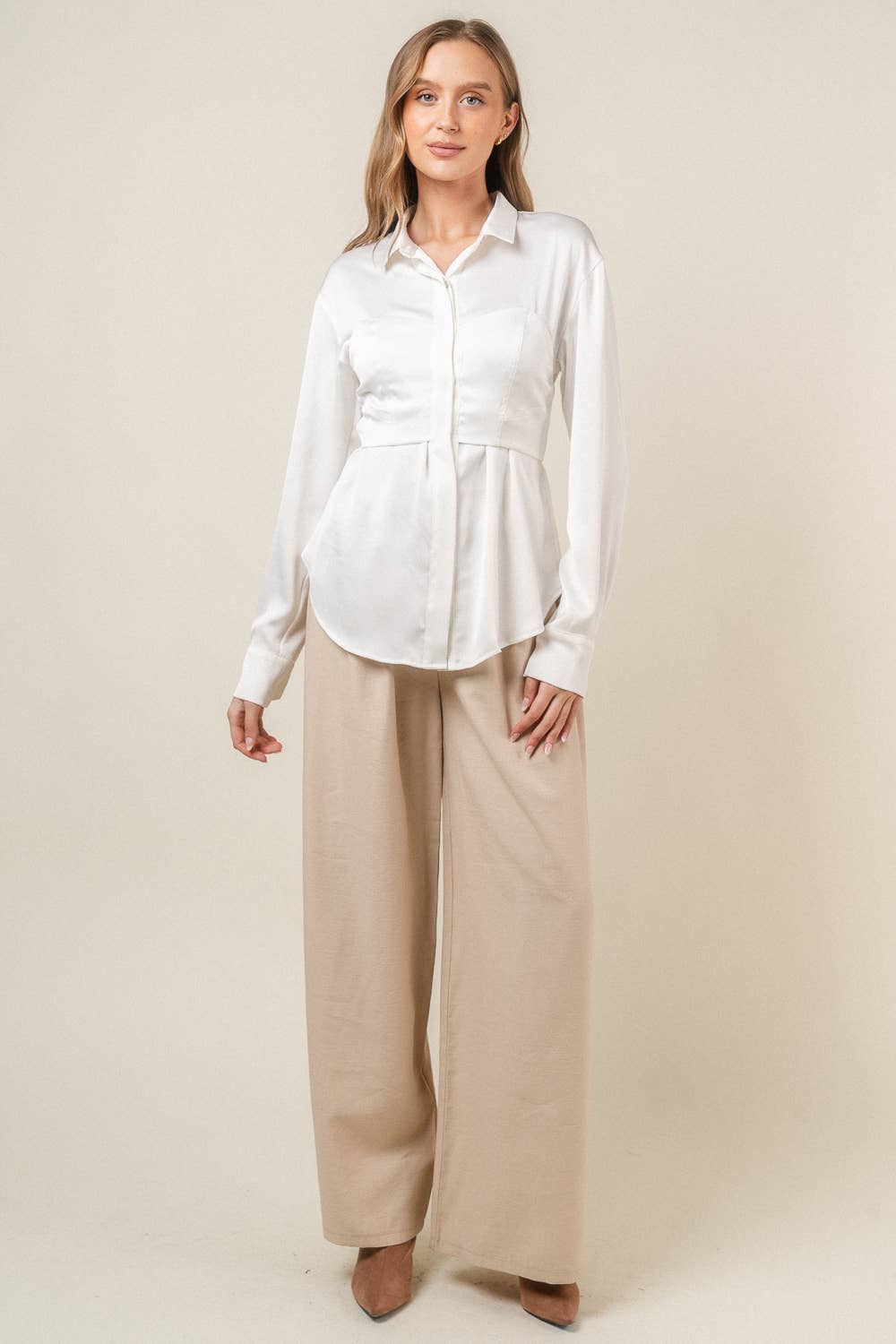 Gebroken wit SHIRT MET BEDEKTE KRAAG MET BUSTE TI5378FO voor groothandel op Faire3