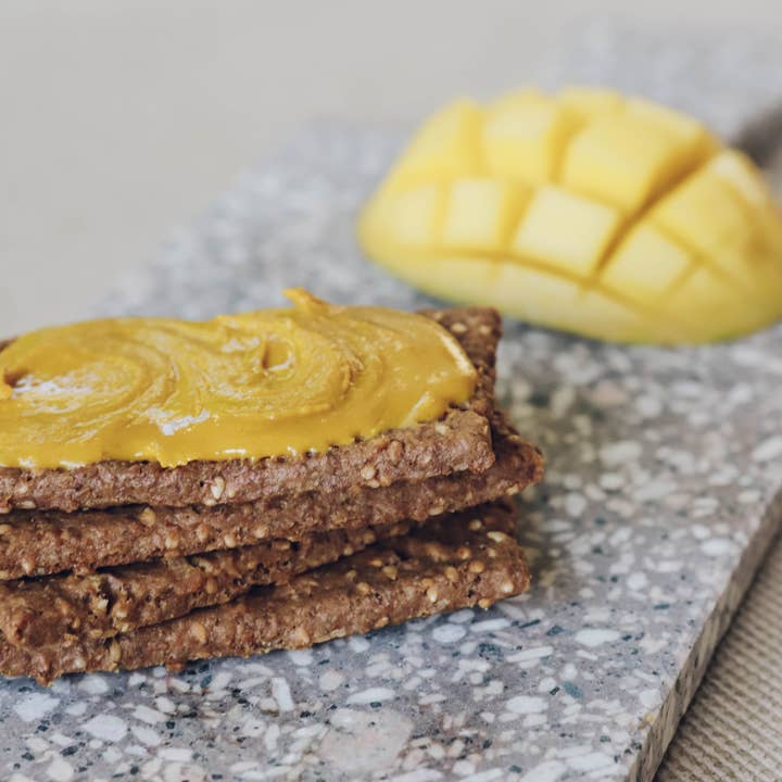 Lombardia - SkinnyLove - GingerLove - Wholesale Krokante deegwaren - Skinnylove Buckwheat Sesame Cracker - Knäckebröd2