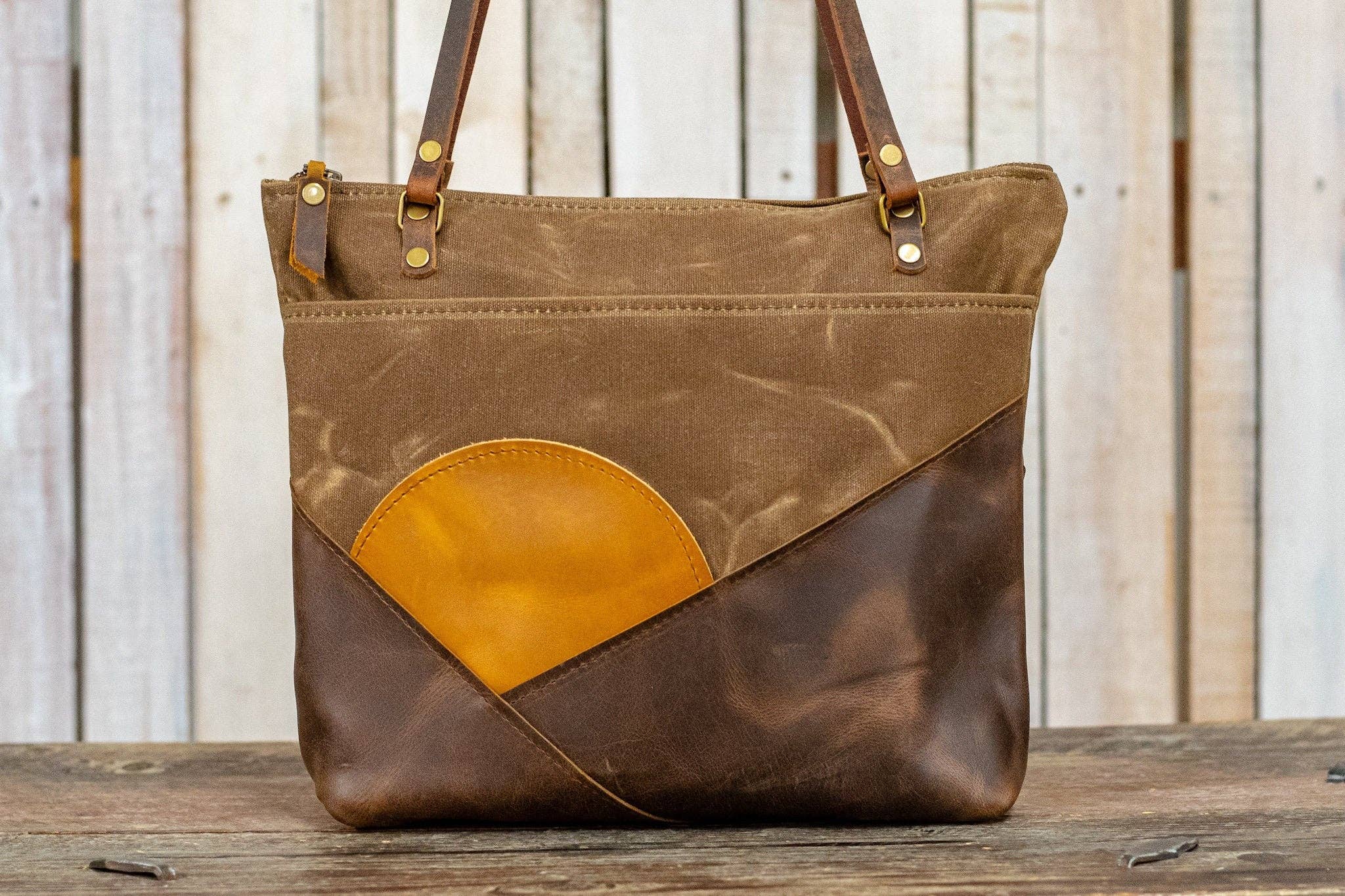 In Blue Handmade - Vendita all'ingrosso Borsa tote - Donna - Borsa Sunrise in tela cerata | Borsa in pelle | Prodotto negli Stati Uniti9