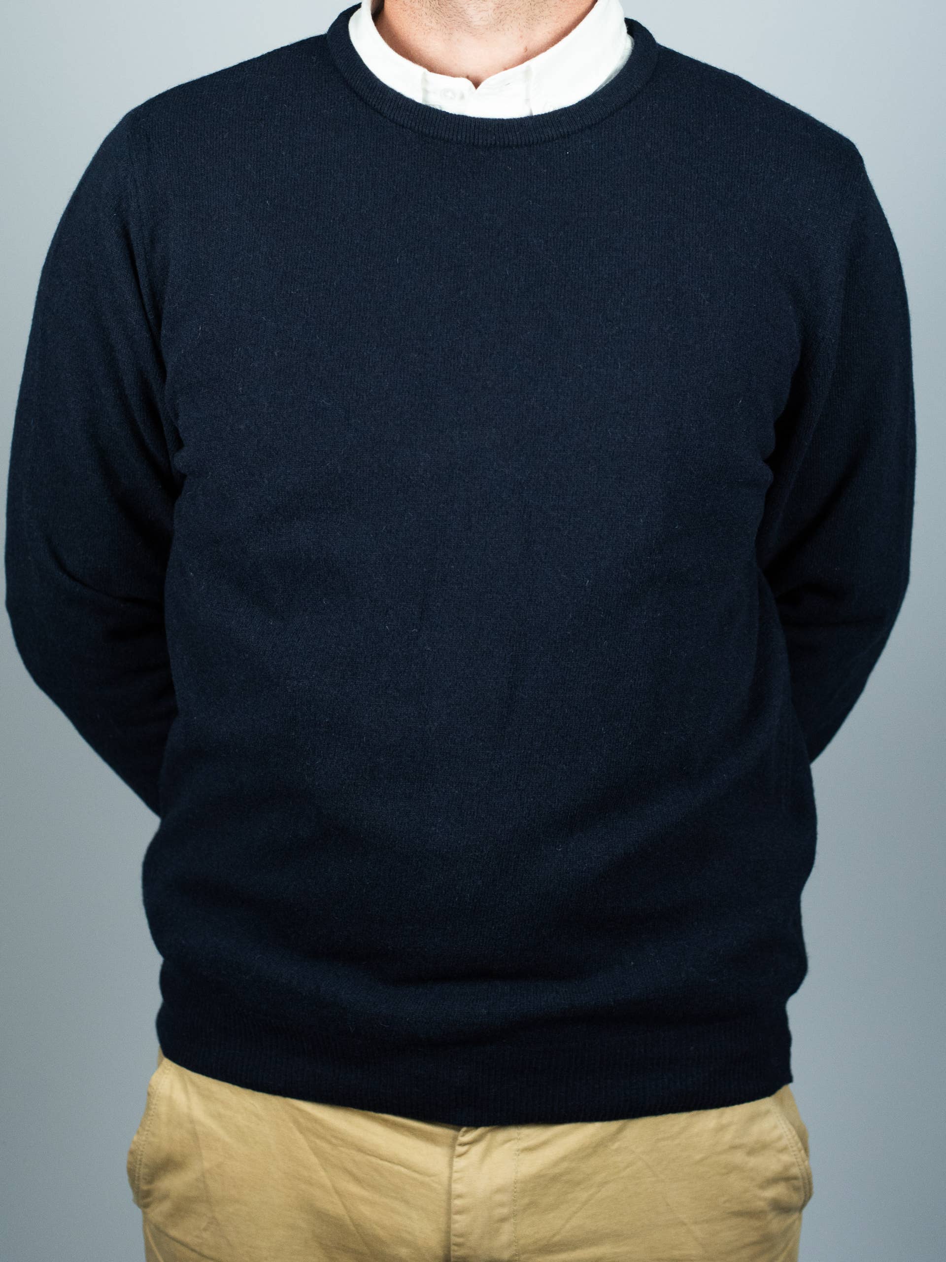 ARMAZÉM DAS MALHAS – wholesale Knitted jumper – Men′s – Lambswool Classic Sweater - Navy Blue0