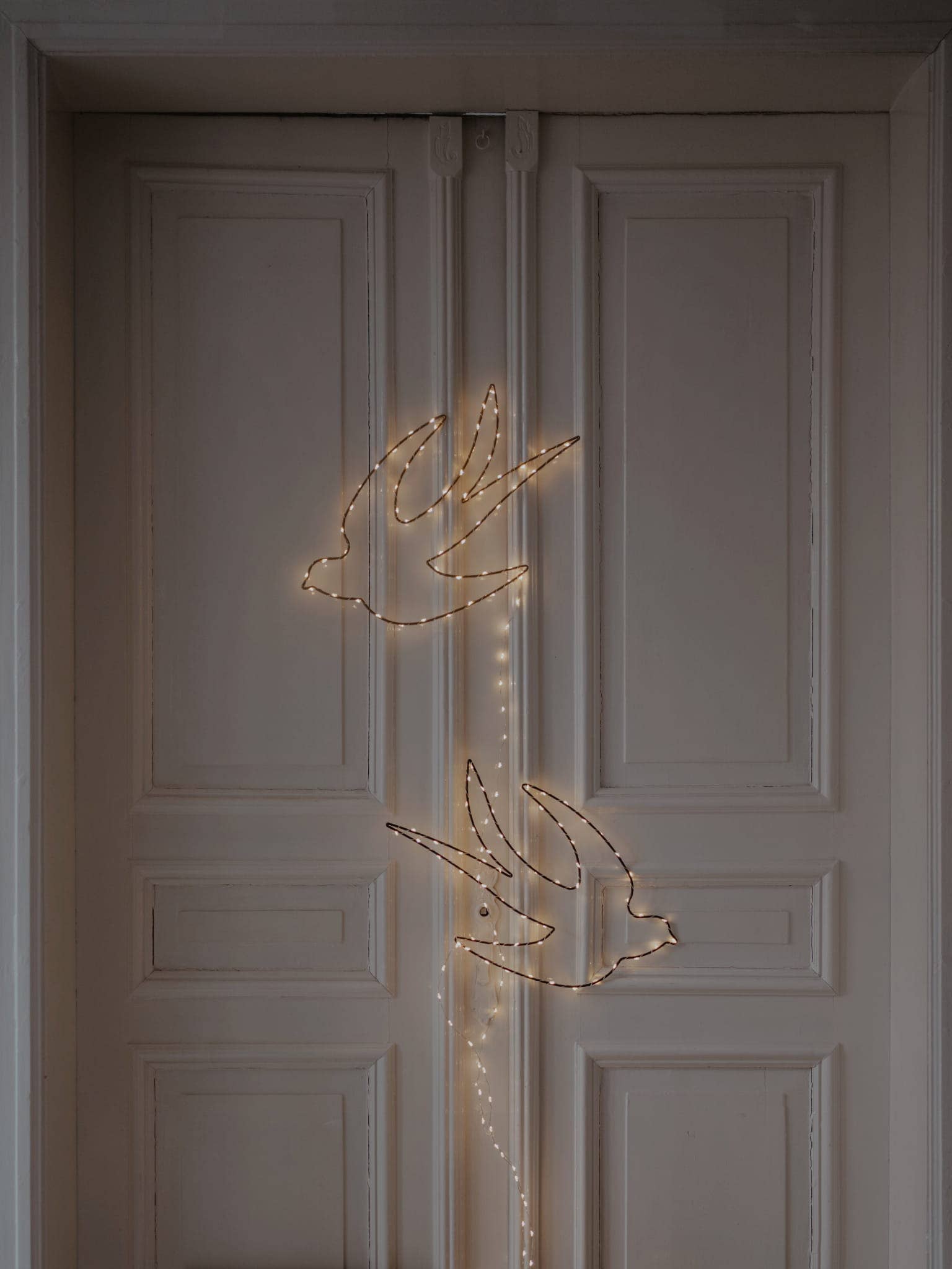 Gold Swallow Lights & Dreams Lamp for wholesale on Faire2