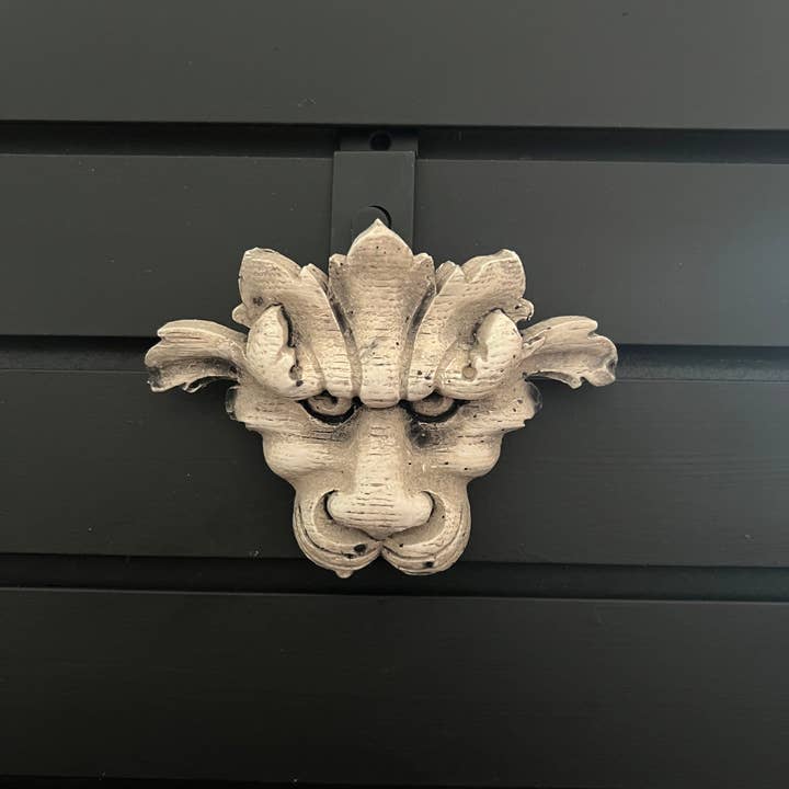 Lion Face Cutout Wall Plaque (PL20) for wholesale by Masterpiece Studio