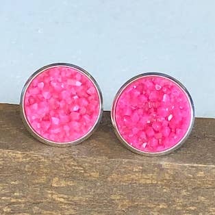 Caroline Druzy Studs in felroze voor wholesale door KL Collective/Designs by Katie Leigh