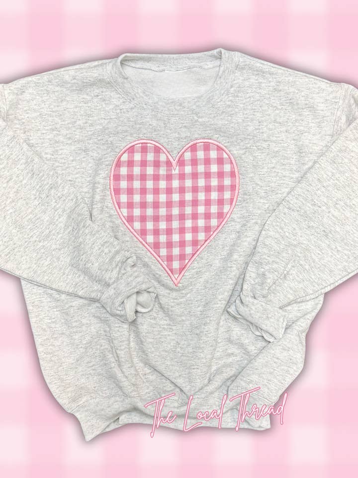 Gingham Herz Besticktes Sweatshirt für den Großhandel von The Local Thread Wholesale