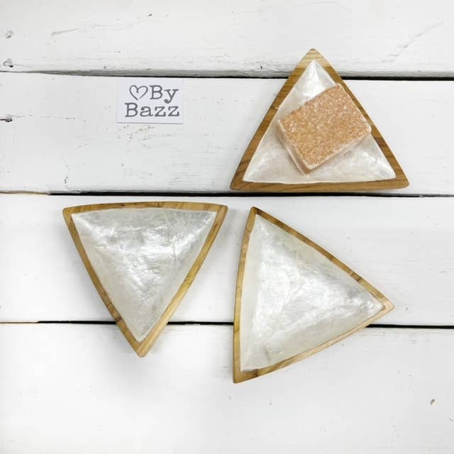 ByBazz - Vendita all'ingrosso Ciotole/Piatti decorativi - Ciotola Legno + Conchiglia Capiz Forma0