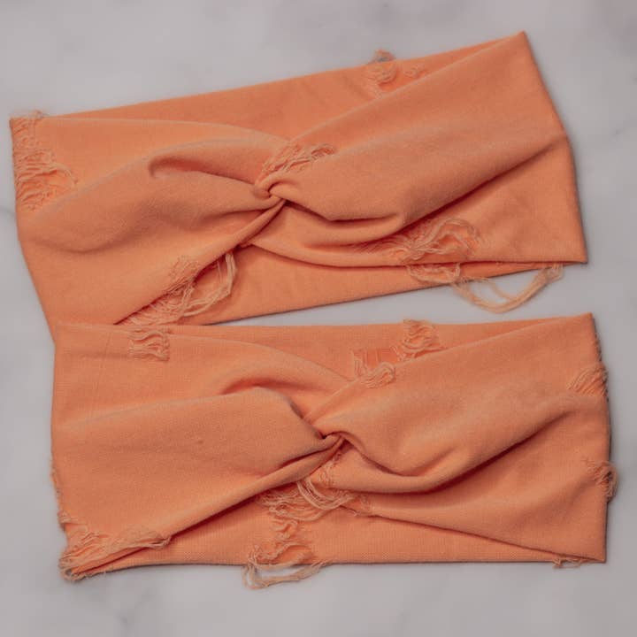 Twisted Pannband - Nödställda Korall - Vuxen Storlek för wholesale av Luna + Liyah