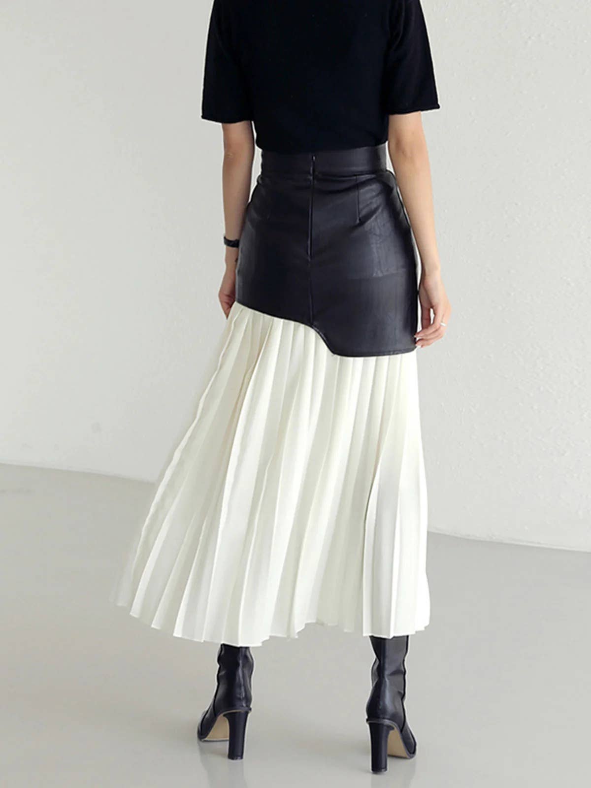 BLACKWHITE HIGH WAIST PATCHWORK PLEATED COLOR SKIRT for wholesale on Faire3