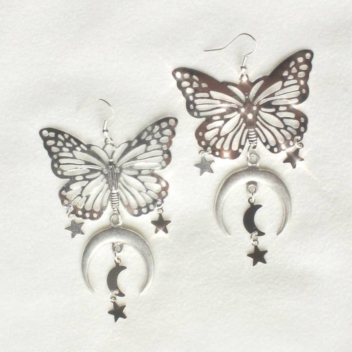 Summer Sisters Earrings in Silver for wholesale by Crafturday
