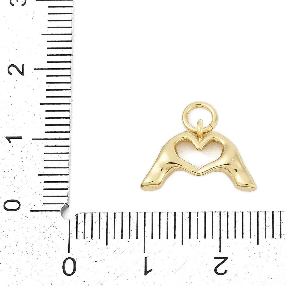 Love, Paige Designs – wholesale Individual charm/pendant – 18k Gold Plated Brass Heart Hands Charm2