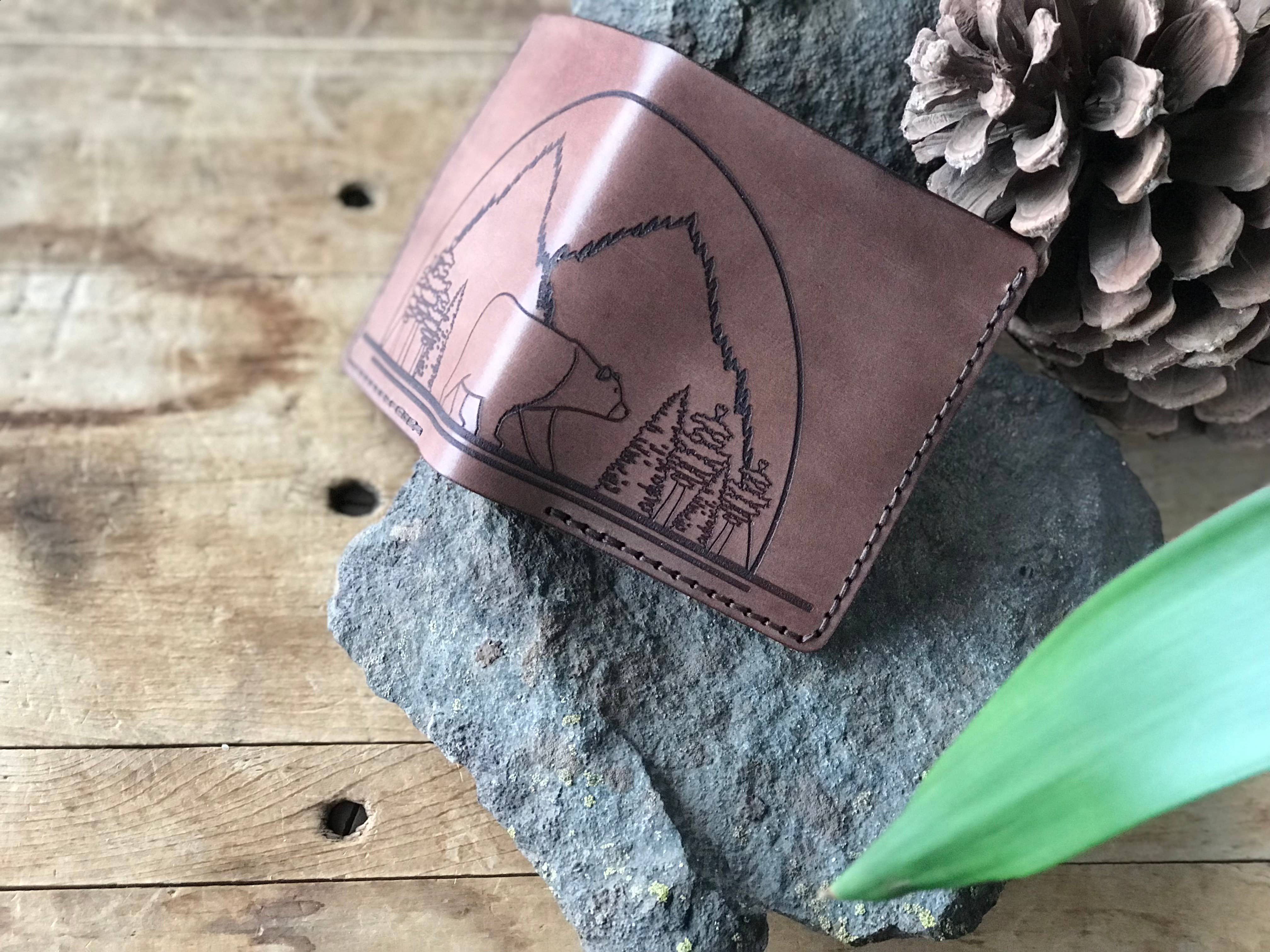 Simply Me • Gentlemen Est. 2017 LLC - Wholesale Wallet - Men's - Brown Bear Bifold Leather Wallet1