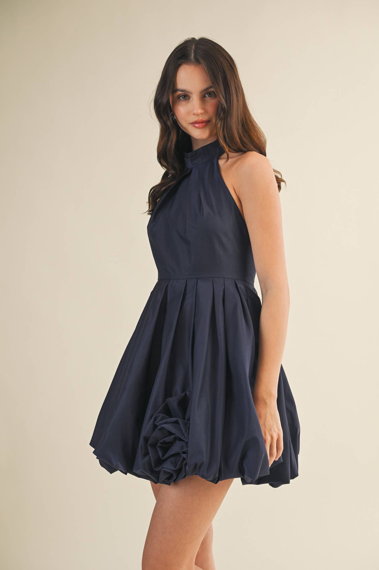 Mustard Seed - Venta al por mayor Vestido - Mujer - Vestido con cuello halter y dobladillo abullonado8