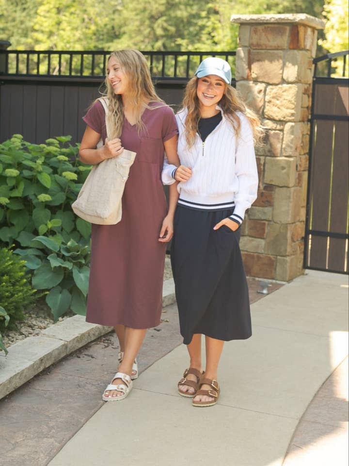 Inherit Clothing Company – Großhandel Kleid – Damen – Finley T-shirt Midikleid2