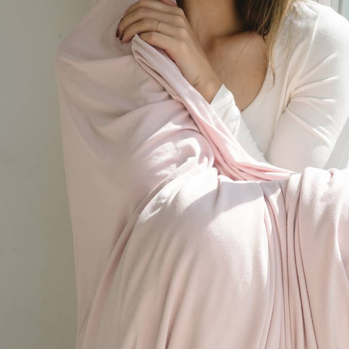 Wuvvy - Wholesale Throw Blanket - Blush
