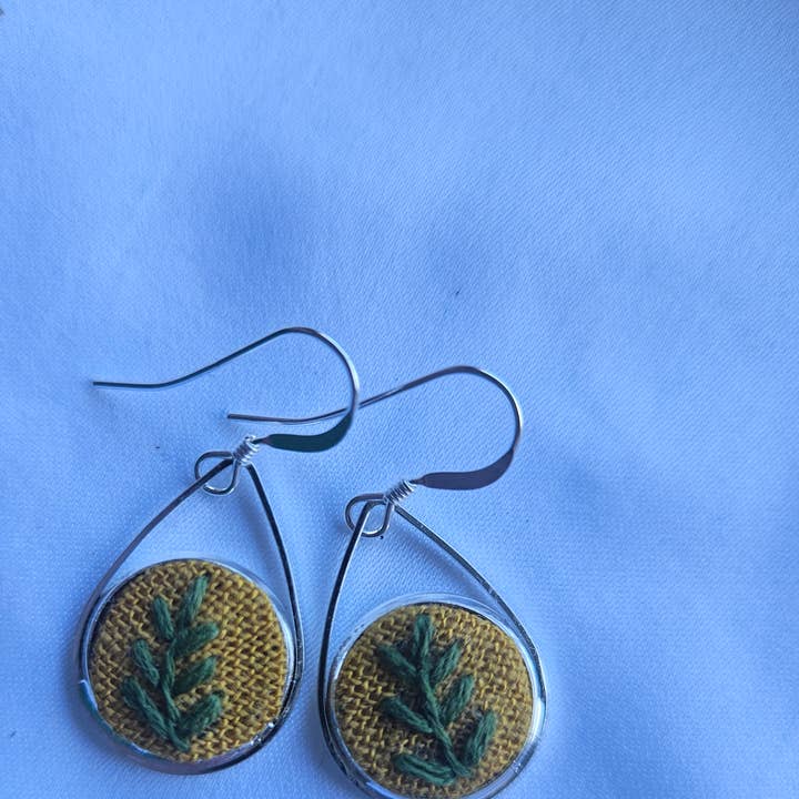 Fern leaf embroidery sterling earwire earrings and other Purchase Wholesale bio tiernahrung. Free Returns & Net 60 Terms on Faire trending on Faire.