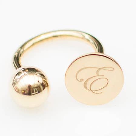 Bague Initial Dot pour la vente par Anna Lou of London