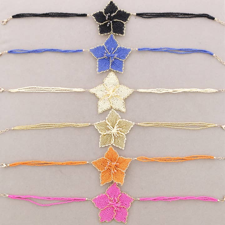 Sonata - Vente Bijoux à boutons pression - Collier Ras-du-cou Macramé Fleur Perles1