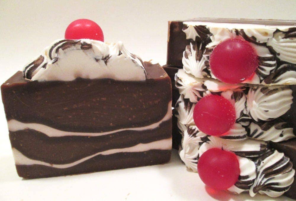 Glow Body and Soul - Vente Pains de savon - Hot Fudge Sundae Savon artisanal à froid Savon végétalien1
