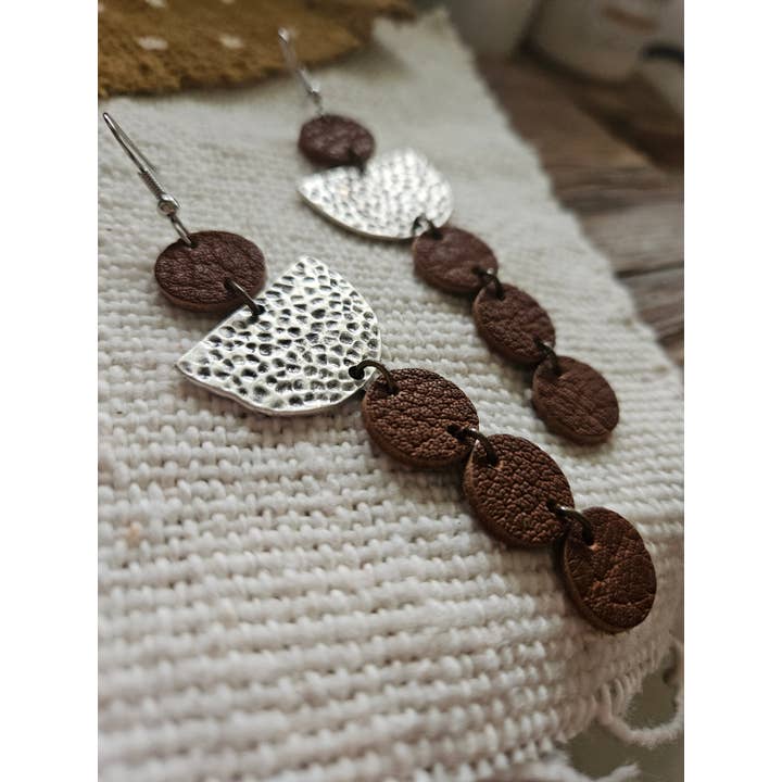 Native Leather Co - Vente Boucles d'oreilles pendantes - Boucles d'oreilles pendantes en cuir véritable - Accent argenté1