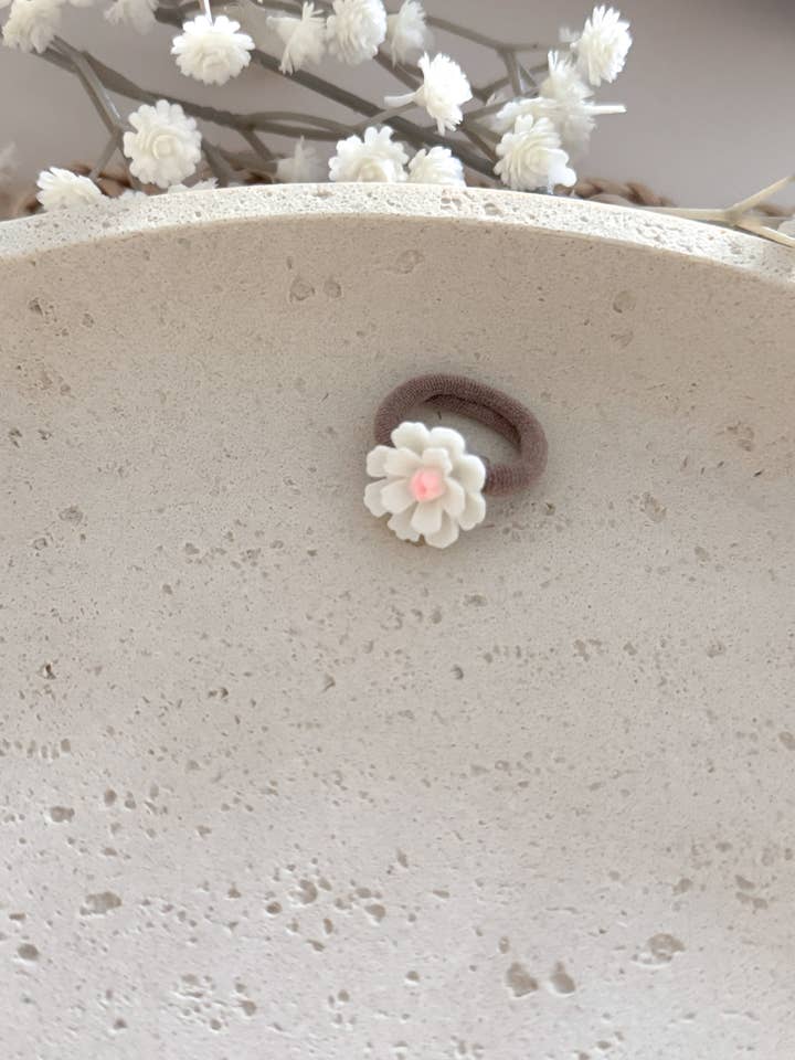 Élastique à cheveux Bloom - Blanc pour la vente par Sweet Lemons Atelier