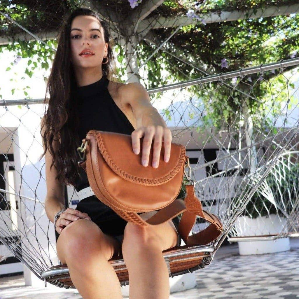 Amsterdam Heritage Leather Belts, Bags, Jackets & Apparel - Vente Sac à bandoulière – femme - Fletcher | Sac à bandoulière pliable en cuir pour femme7