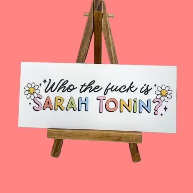 Aimant de pare-chocs drôle sur la santé mentale de la sérotonine pour la vente par Seven Virgo Studios