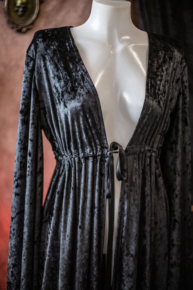 Costurero Real - Wholesale Costume - Women's - Black Velvet Robe, Vampire Goth Costume, Elegant Overdress3