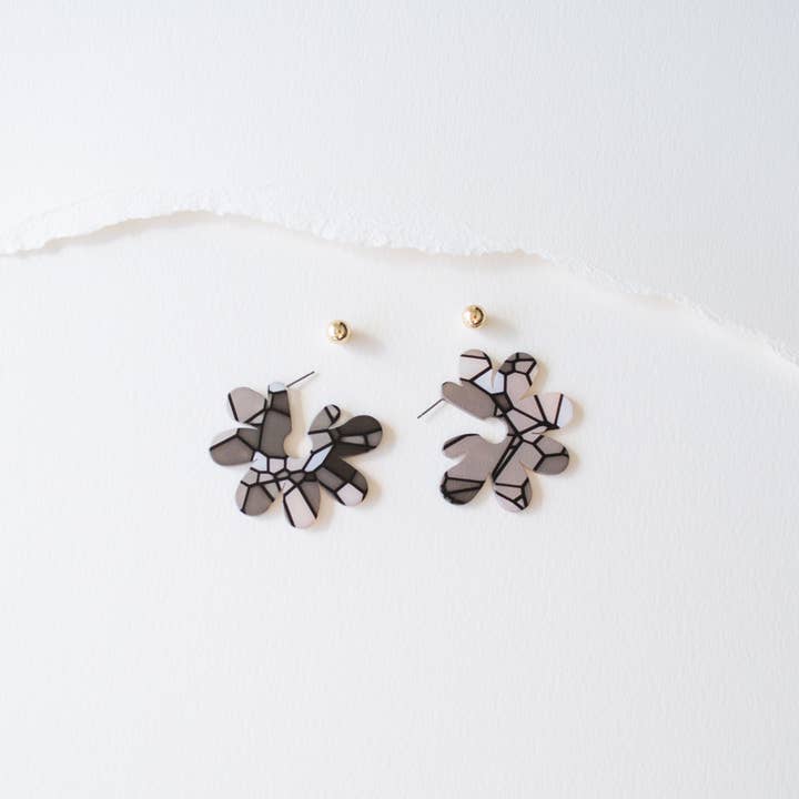 Tiepology - Venta al por mayor Pendientes de botón/aretes de poste - Pendientes de poste de ola de flores grandes2