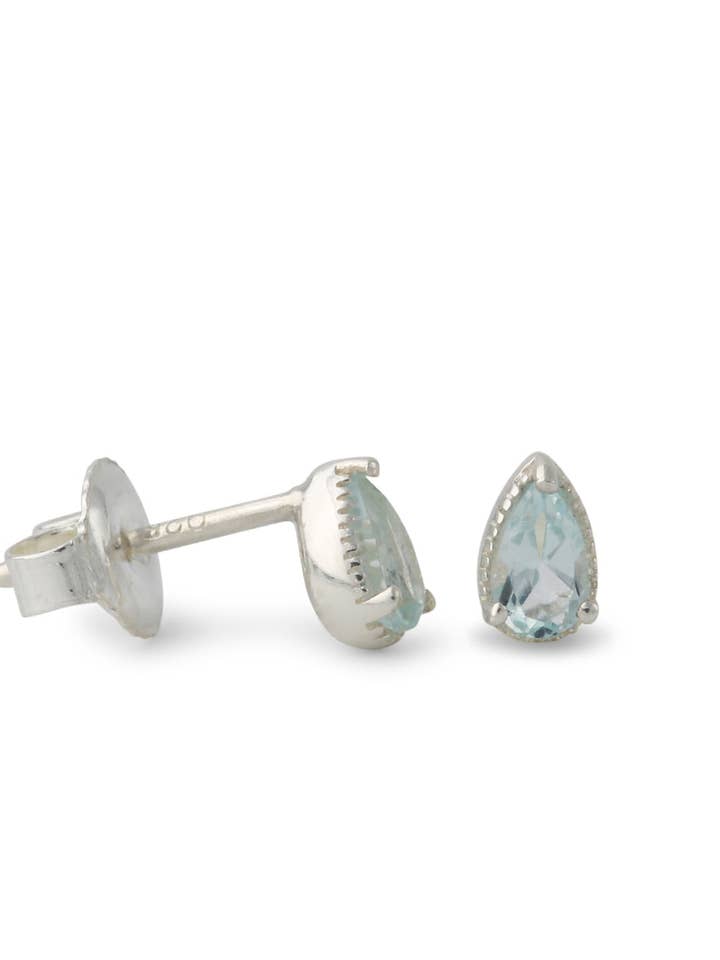 Silver Topaz Stud Earrings | Teardrop sparkle for wholesale by Campur GmbH