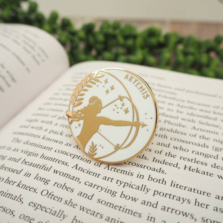LiteraryEmporium - Wholesale Lapel Pin/Button - Artemis Enamel Pin Badge - Greek Mythology Collection2