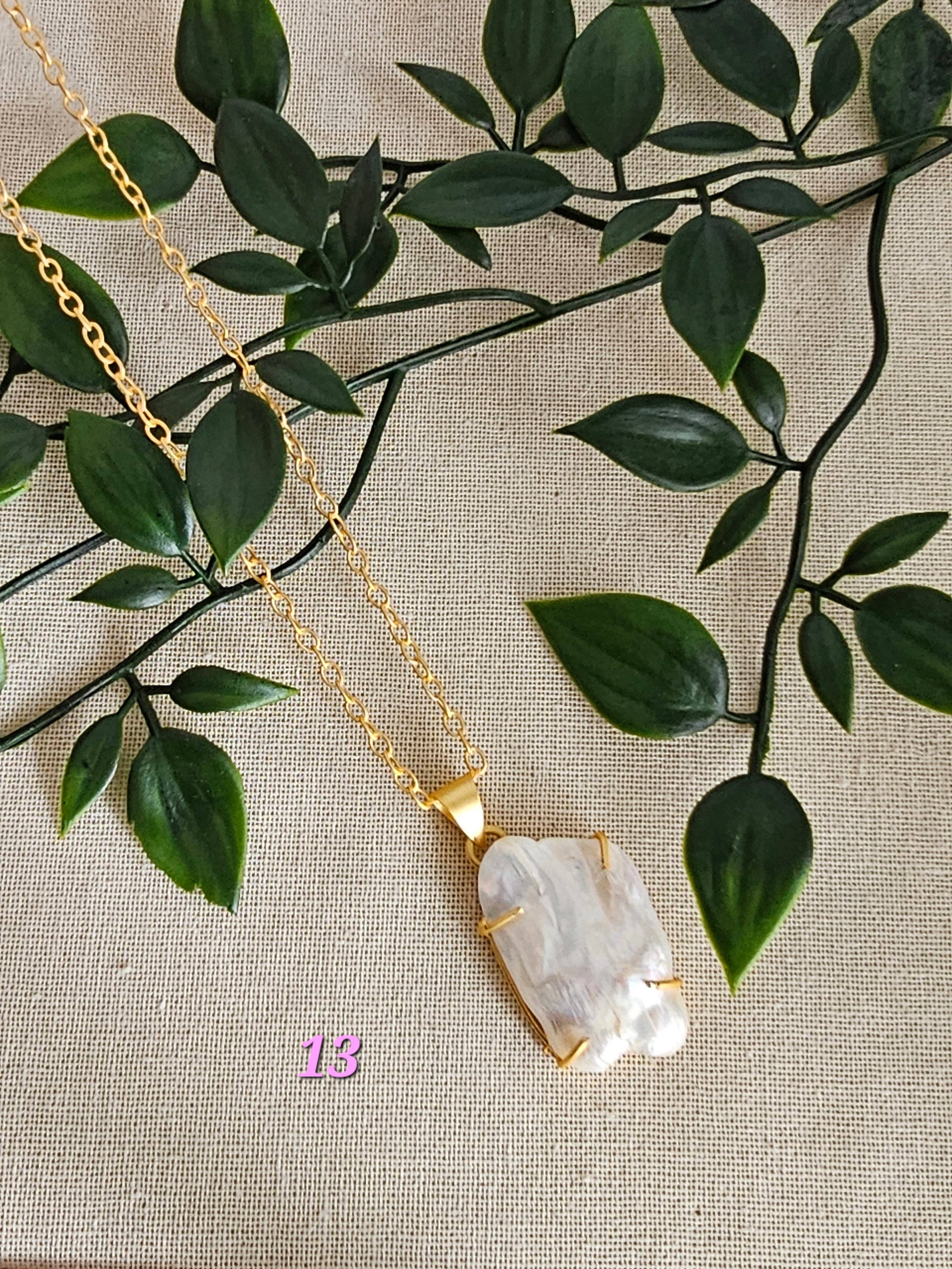 Zurii.ca - Wholesale Pendant/Charm Necklace - Baroque pearl necklace 130