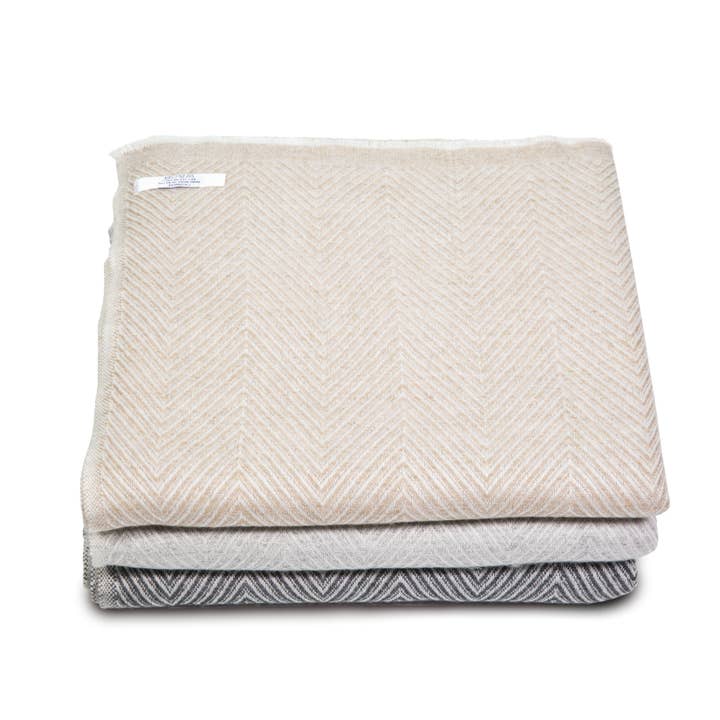 BNB Crafts Inc. - Wholesale Throw Blanket - Natural Thick Herringbone Design Cashmere Blanket3
