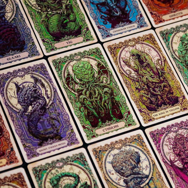 Vermilion Collection - Wholesale Tarot Cards - Reflections on the Wall Cthulhu Mythos Oracle6
