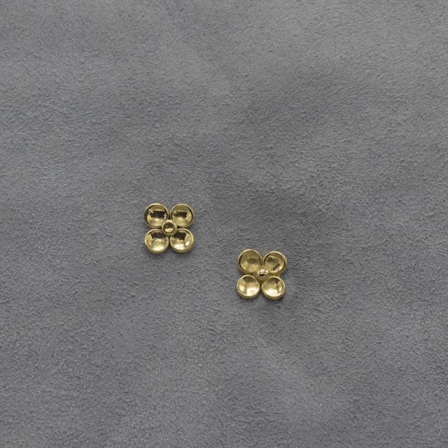 Tiny Flowers for wholesale by Three pines fine jewelry