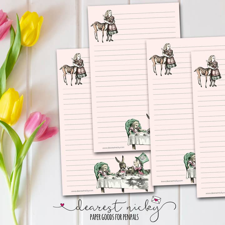Papier à écrire Alice au pays des merveilles pour le thé pour la vente par Dearest Nicky / Mouse & Wren