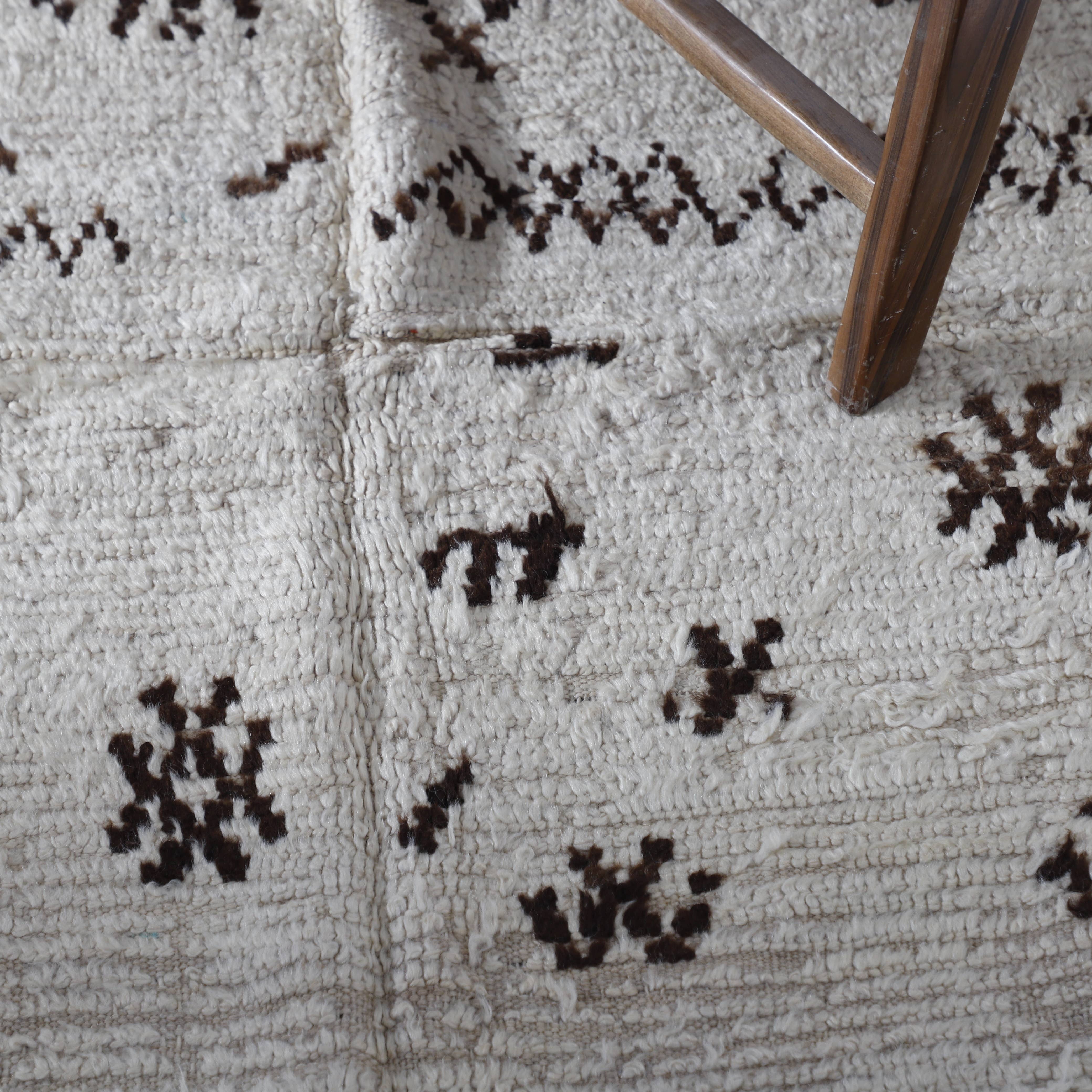 MUSMUSRUGS - Wholesale Area Rug - Berber Beige Wool Rug | Simple Geometric Artisan Carpet3